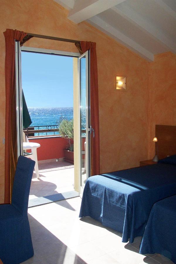 Acqua Di Mare Bed and Breakfast Bordighera Εξωτερικό φωτογραφία